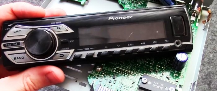 How to update an old radio by adding modern Bluetooth to it