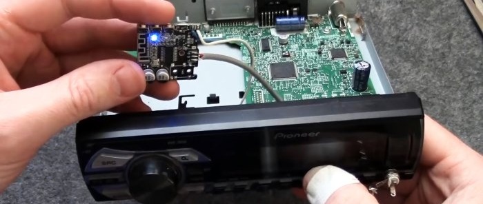 How to update an old radio by adding modern Bluetooth to it