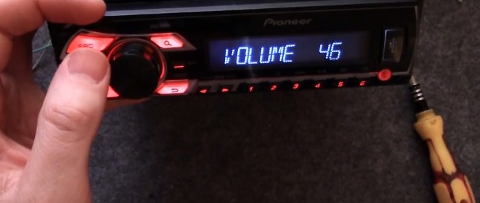 Kā atjaunināt vecu radio, pievienojot tam modernu Bluetooth