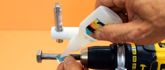 Hvordan lage et lasernivå fra en billig laserpeker