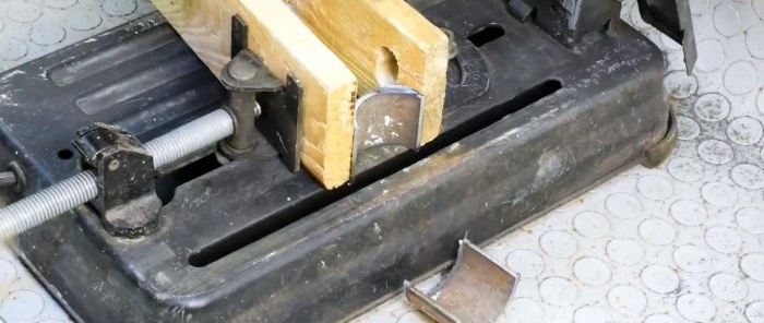 Hur man gör ett användbart stativ för en vinkelslip och en borr från tillgängliga material