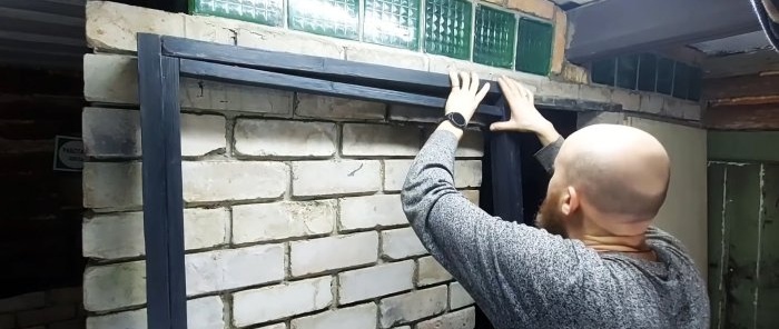 Hur man gör en hållbar och varm dörr av polystyrenskum