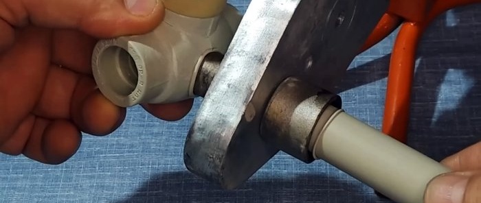 Jak vyrobit třícestný kulový ventil