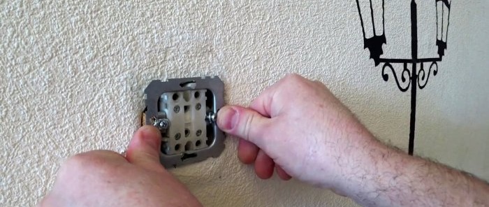 How to fix a fallen socket easily and quickly