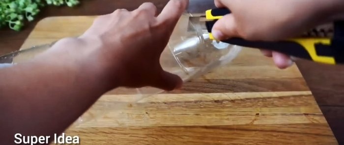 Hvordan lage en beholder for bulkprodukter fra en PET-flaske