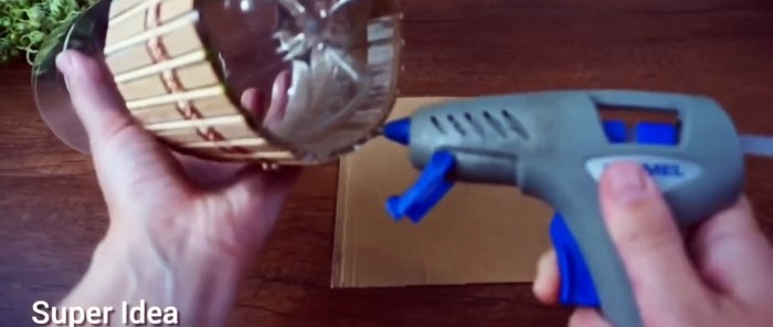 Cum se face un recipient pentru produse vrac dintr-o sticlă PET
