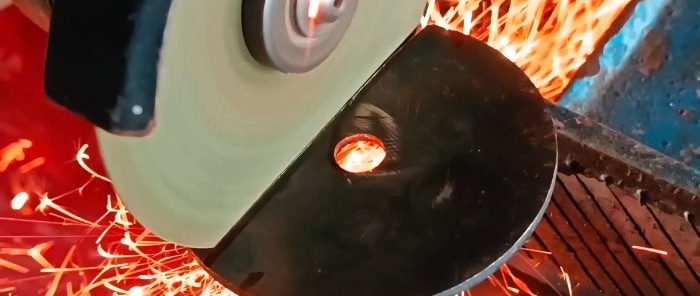 Wie man aus Metallresten einen Riegel für eine Kutschentür herstellt