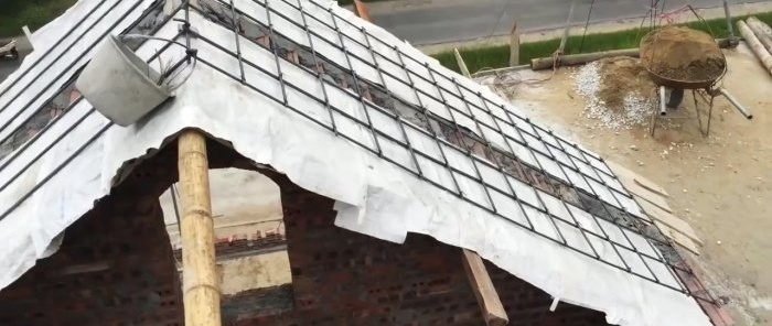 Mekanik araçlar kullanılmadan beton çatı nasıl yapılır