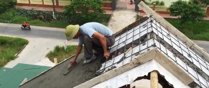 Hoe je een betonnen dak bouwt zonder mechanische middelen te gebruiken