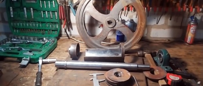 How to make an auger wood chipper from available materials