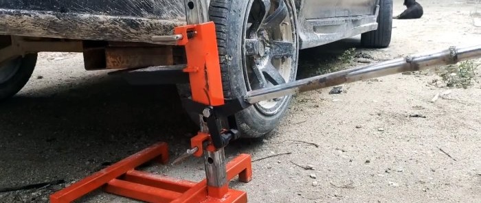 Easy to replicate jack design without gears or hydraulics