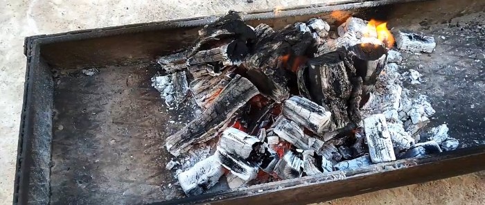 Paano gumawa ng pangmatagalang charcoal briquettes