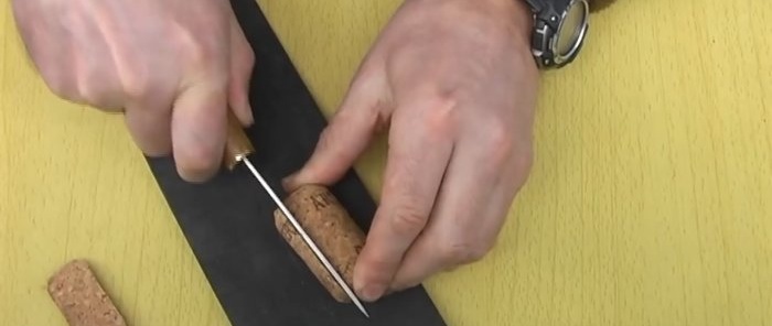Kaip iš kamštelių pasidaryti peilio rankeną