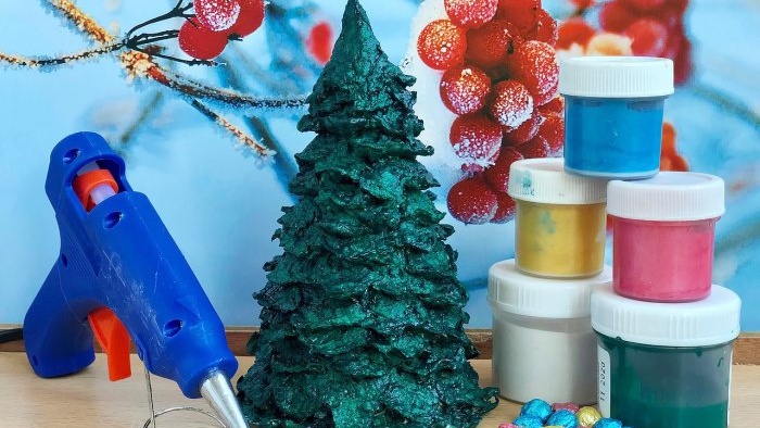 Bagaimana untuk membuat pokok Krismas yang kecil dan elegan