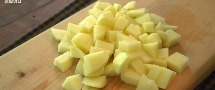 بدون فطر طبق رائع مصنوع من البطاطس العادية