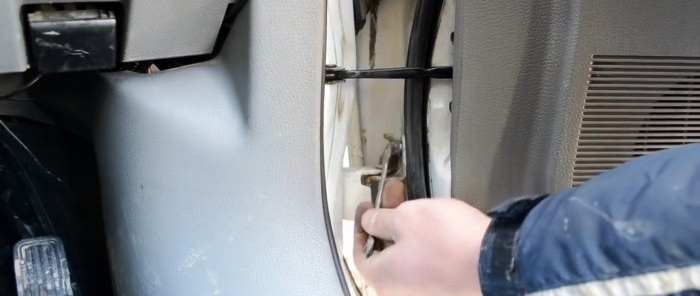 Com aixecar una porta caiguda en qualsevol cotxe