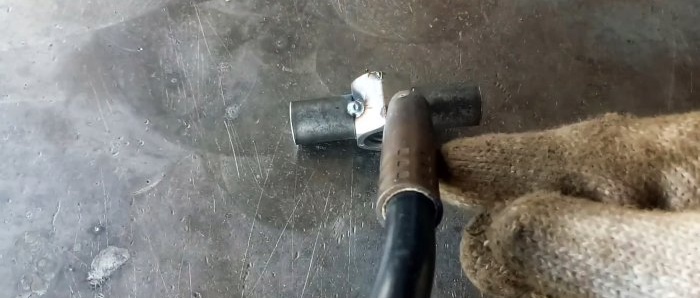 Jak zrobić podnośnik śrubowy z dostępnych materiałów