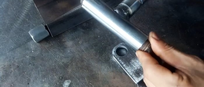 Jak zrobić podnośnik śrubowy z dostępnych materiałów