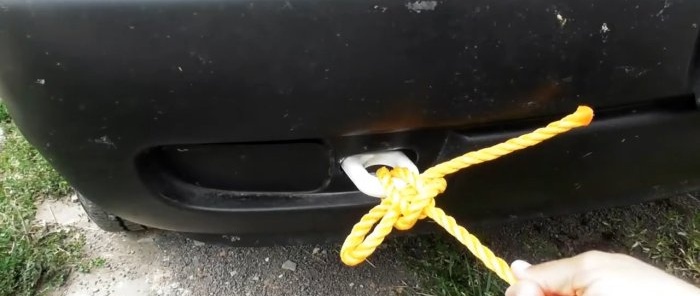 Self-tightening towing knot that comes undone in one movement