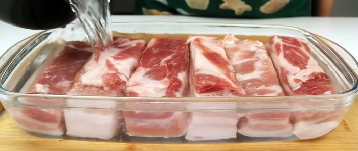 Delizioso petto salato a base di carne poco costosa