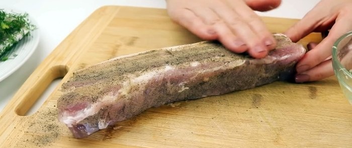 Ucuz etten yapılmış lezzetli tuzlu göğüs eti