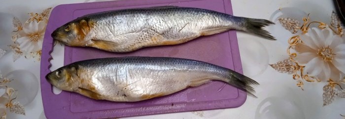How to fry herring without smell