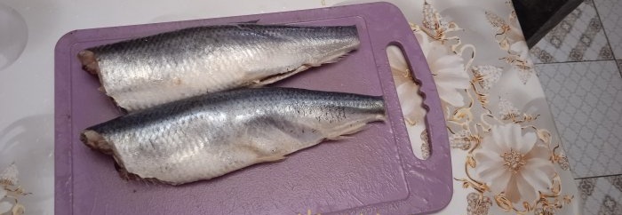 How to fry herring without smell
