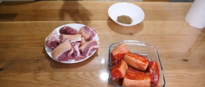 Svinjska mast bogatog okusa u salamuri