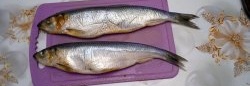 Cara menggoreng herring tanpa bau