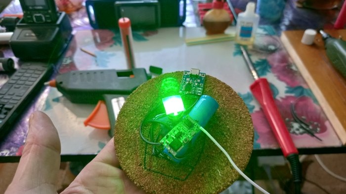 Hvordan lage en fantastisk lampe Radioaktivt fat