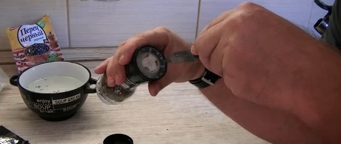 3 τρόποι για να ανοίξετε έναν μύλο μπαχαρικών μιας χρήσης