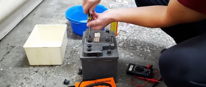 Cómo restaurar una batería con bicarbonato de sodio