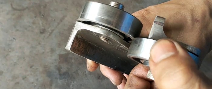 Cara membuat gunting pemotong logam lembaran daripada galas