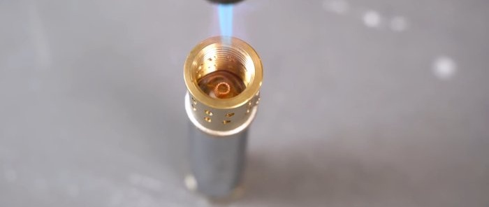 Hvordan lage en katalytisk varmepute fra en rørleggerarmatur