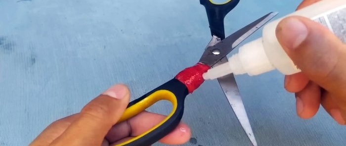 Cum să reparați un mâner de foarfecă rupt