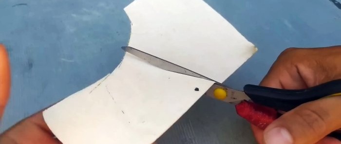 Πώς να επισκευάσετε μια σπασμένη λαβή ψαλιδιού