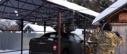 How to clear snow from a high roof with an ordinary rope alone