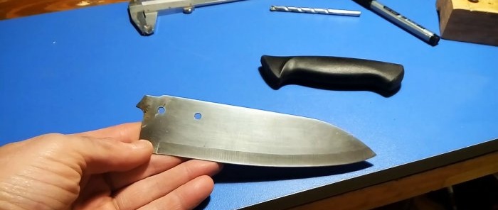 How and with what to easily drill a knife blade made of hardened steel