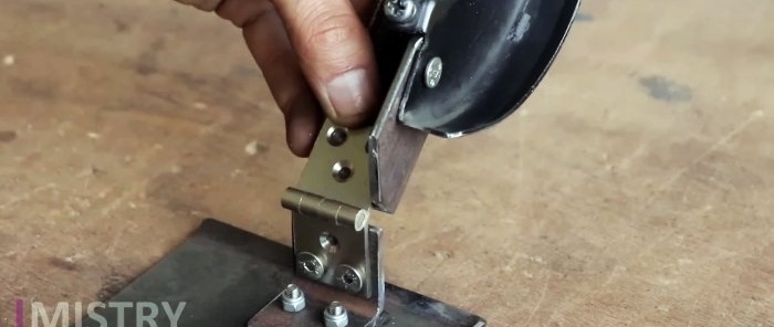 Kako napraviti ručnu kružnu pilu od brusilice koristeći jednostavne i pristupačne materijale