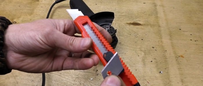 Cómo desenroscar una tuerca atascada en una amoladora angular y 1 truco para evitarlo