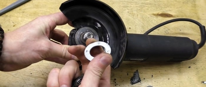 How to unscrew a jammed nut on an angle grinder and 1 trick to avoid it