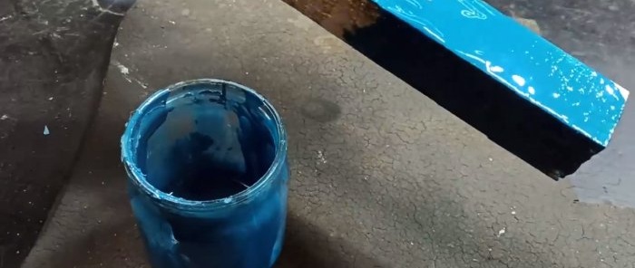 How to make liquid plastic for gluing or protecting wood and metal