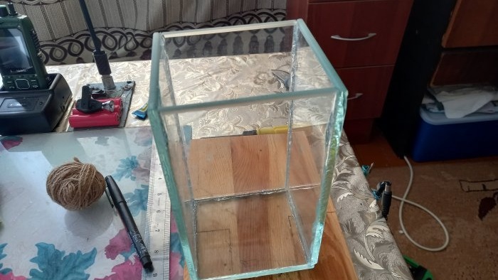 Hoe maak je een tafelmodel aquarium-organizer met verlichting?