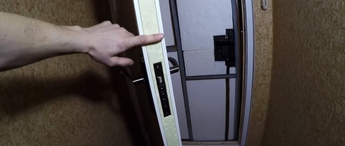 Com actualitzar una porta antiga amb laminat i estalviar en substituir-la