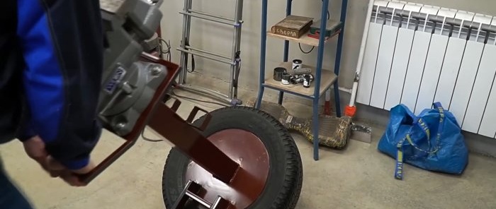 Ottima idea per una morsa mobile ricavata da un vecchio pneumatico per auto