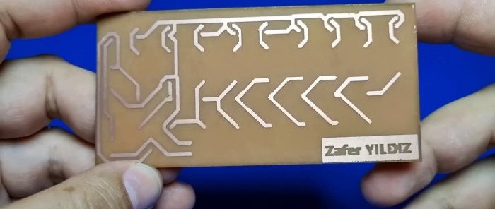 Indicador de nivell ultra senzill sense transistors ni microcircuits