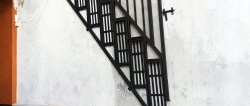 Paano gumawa ng side folding ladder