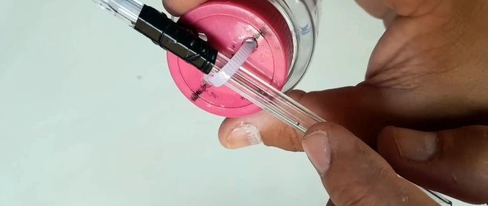 Cómo hacer una mini pistola de pintura con un bolígrafo