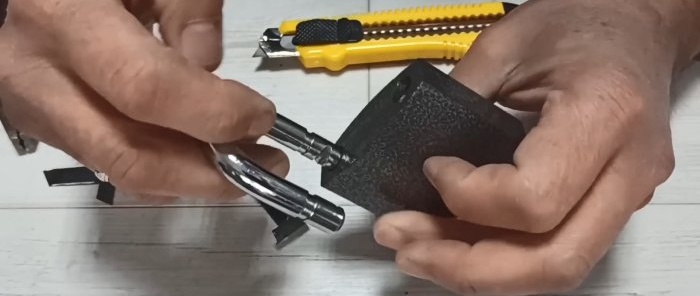Hvordan bruke en verktøykniv til å åpne en lås hvis du mister nøklene
