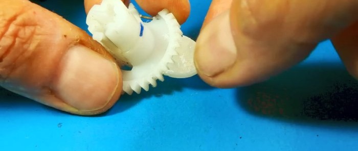 How to reliably repair broken plastic gear teeth